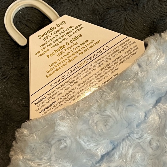 NWT Blankets & Beyond Blue Swaddle Beautiful Baby Blue Color. Perfect for Baby! - Picture 12 of 13